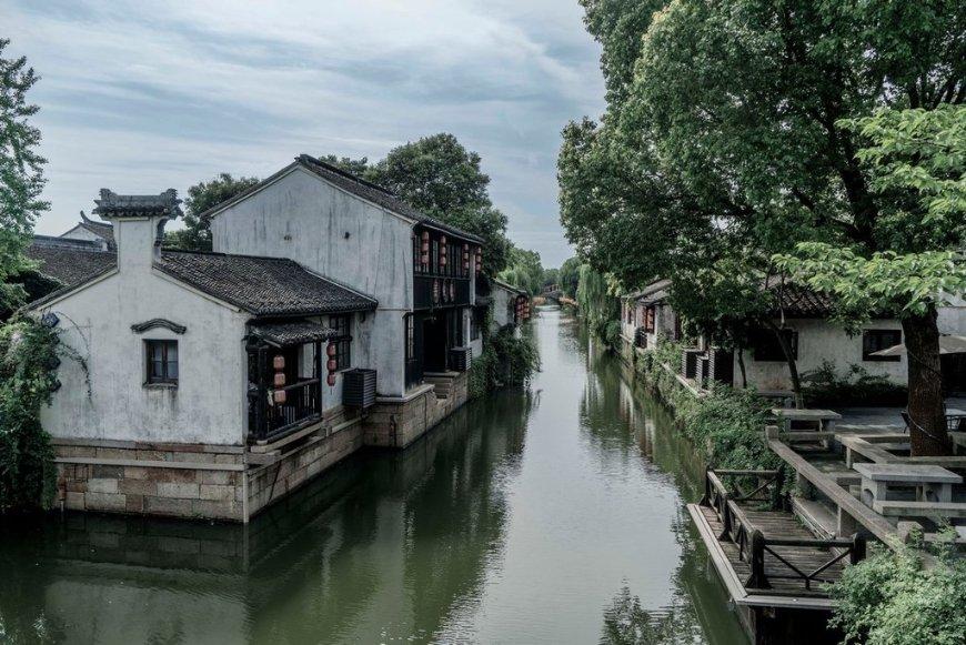 徐水区：修通乡路“毛细血管” 铺就乡村振兴大道